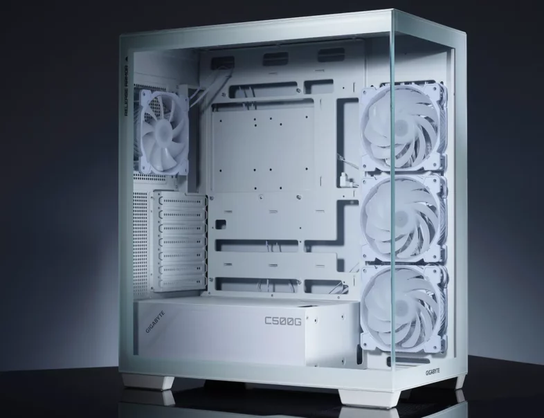 Gigabyte C500 Panoramic Stealth Case